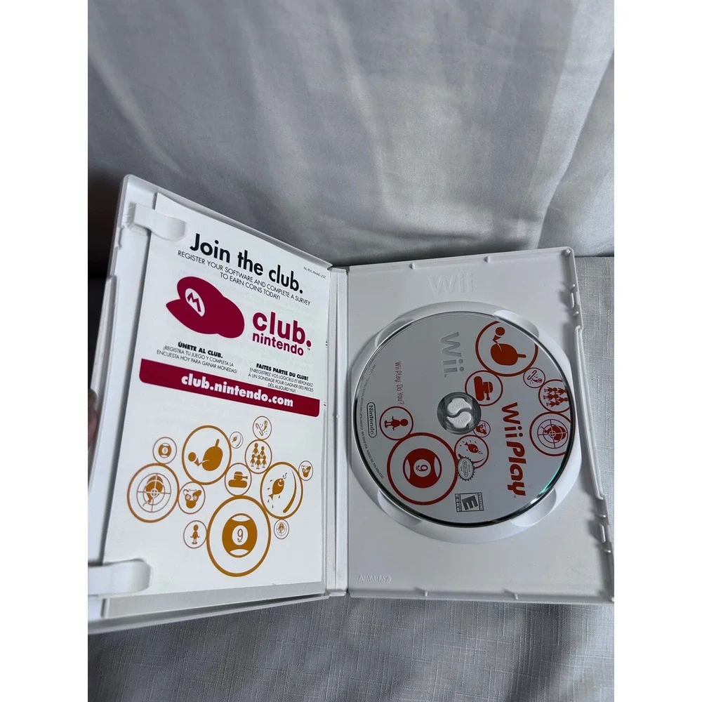 Nintendo Wii Play Game Disc White Case RVL-RHAE-USZ Everyone